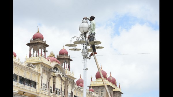 ಭಾರ ಹೊರುವುದರೊಂದಿಗೆ ತಾಲೀಮು