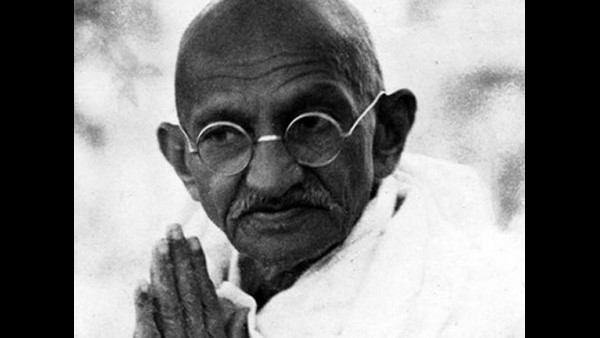 ಗಾಂಧಿಯ ಆದರ್ಶ ಮರೆತ ರಾಜಕಾರಣಿಗಳು