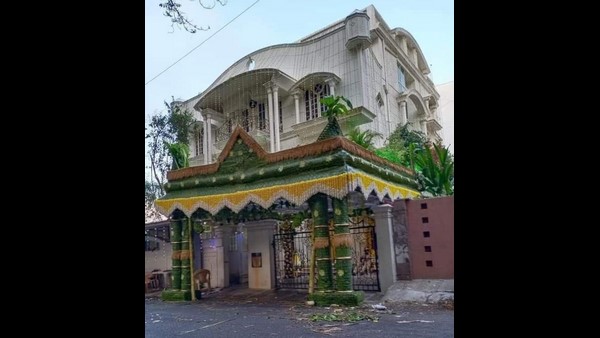 ಬಿಡದಿಯ ಕೇತಗಾನಹಳ್ಳಿಯಲ್ಲಿನ ತಮ್ಮ ತೋಟದ ಮನೆ