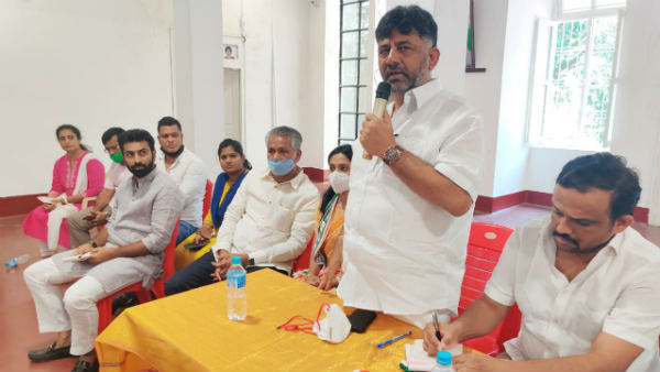 ಜನರ ಮುಂದೆ ಇಡಲಿ