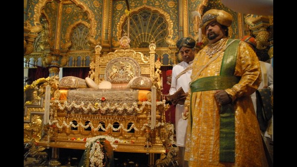 ರಾಜ್ಯಪಾಲರಾಗಿ ಸೇವೆ ಸಲ್ಲಿಕೆ