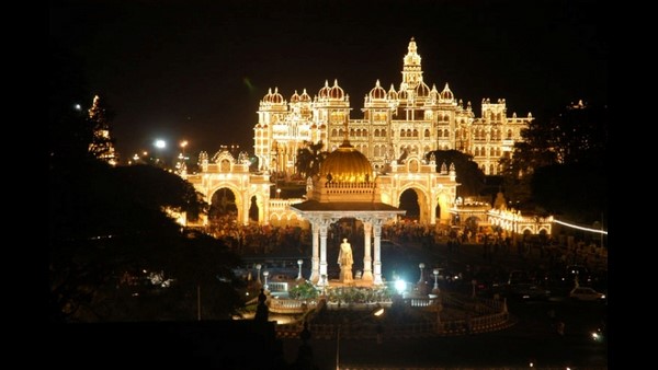 ಹೆಚ್ಚು ಪ್ರವಾಸಿಗರ ಸೆಳೆಯುವ ತಾಣ