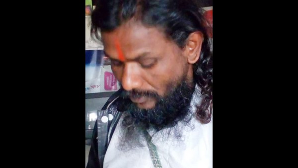 ಅಂಗಡಿ ಖಾಲಿ ಮಾಡಿ ಎಂದು ಒತ್ತಡ