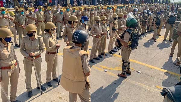 ಸಂತ್ರಸ್ತೆ ಕುಟುಂಬಸ್ಥರ ಭದ್ರತೆ ಬಗ್ಗೆ ಜಿಲ್ಲಾಡಳಿತದ ಲಕ್ಷ್ಯ