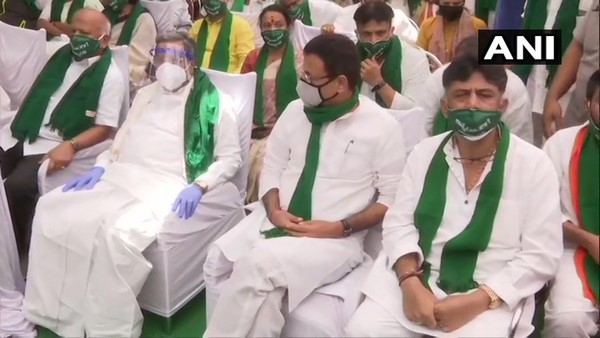 ಕೆಪಿಸಿಸಿ ಉಸ್ತುವಾರಿ ರಣದೀಪ್ ಸುರ್ಜೇವಾಲ, ಡಿಕೆಶಿಗೆ ಮಾಡಿದ ಫೋನ್
