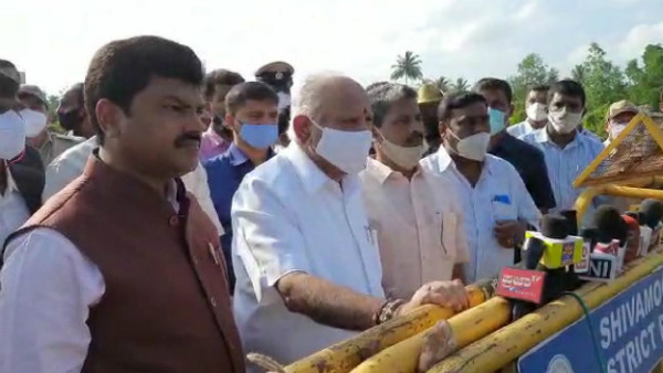 ಶಾಸಕರೊಂದಿಗೆ ಸಭೆ