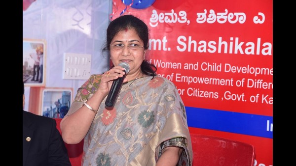 ಮಹಿಳಾ ಮತ್ತು ಮಕ್ಕಳ ಕಲ್ಯಾಣ ಖಾತೆಯ ಸಚಿವೆ ಶಶಿಕಲಾ ಜೊಲ್ಲೆ