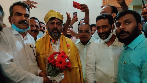 ಶಾಸಕರ ಮನೆಯಲ್ಲಿ ಪಟ್ಟಿ ಮಾಡುವುದಲ್ಲ!