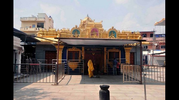 ಬಾಳೆ ಕಂದು ಕಡಿದು ದೇಗುಲ ಪ್ರವೇಶ