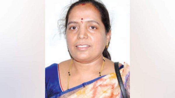 ಕುರ್ಚಿ ಬಿಟ್ಟುಕೊಡಲು ಒಪ್ಪದ ಅಧ್ಯಕ್ಷೆ