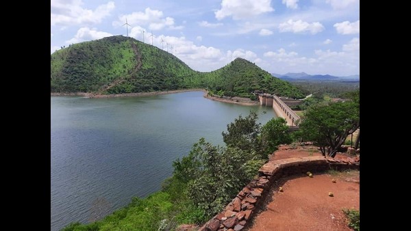 ರೈಲ್ವೆ ಬ್ರಿಡ್ಜ್ ಸಮಸ್ಯೆ ಬಗೆಹರಿಸಿದ್ದ ಸುರೇಶ್ ಅಂಗಡಿ