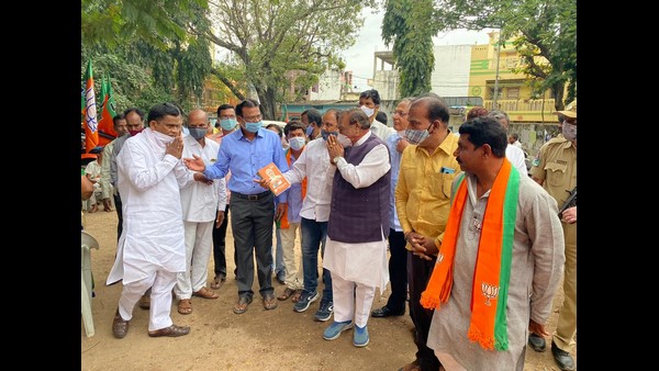 ಶಿಕಾರಿಪುರದಲ್ಲಿ ಶಕ್ತಿ ಪ್ರದರ್ಶನ