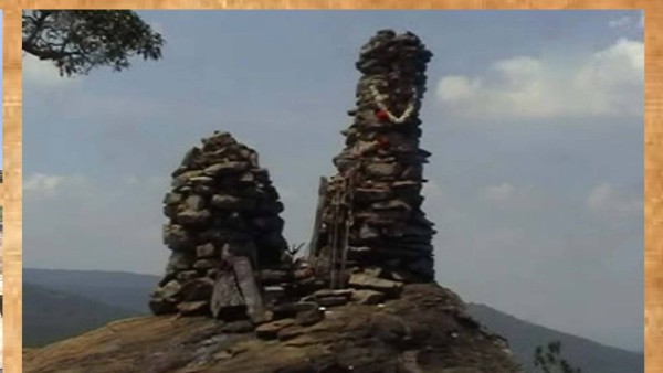 ಸಣ್ಣ ಕಲ್ಲುಗಳು ಗೋಪುರಾಕೃತಿಯಲ್ಲಿ ಕಾಣಸಿಗುತ್ತದೆ