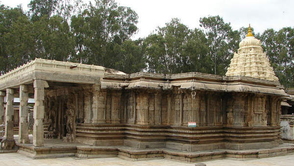 ಶಾಪ ನೀಡಿ ನದಿಗೆ ಹಾರಿದ ಅಲಮೇಲಮ್ಮ