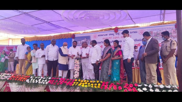 ನೀರು ನಿಂತು ಅವ್ಯವಸ್ತೆಯ ಆಗರವಾಗುತ್ತಿತ್ತು