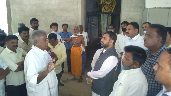 ದೇವಸ್ಥಾನದ ಕಾಮಗಾರಿಯನ್ನು ಪೂರ್ಣಗೊಳಿಸಿ