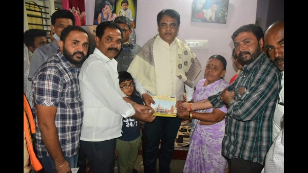 ಕೆಲ ಮನೆಗಳಲ್ಲಿ ರಾಮಪೂಜೆ