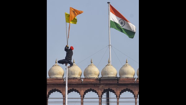 ದೆಹಲಿಯ ವಿರುದ್ಧ ದಿಕ್ಕಿನಲ್ಲಿ ರೈತರ ಟ್ರ್ಯಾಕ್ಟರ್ ಜಾಥಾ