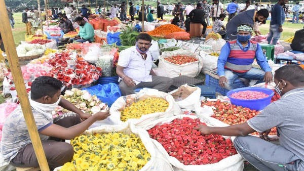 ಕನಕಾಂಬರ ಕೆಜಿಗೆ 1000 ರೂ.