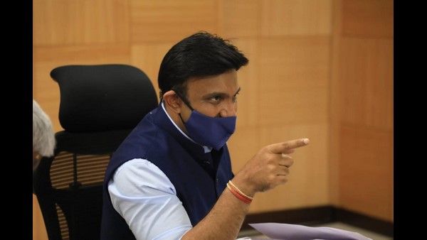 ದುಬಾರಿಯಾದ ಋಣ ಸಂದಾಯ!