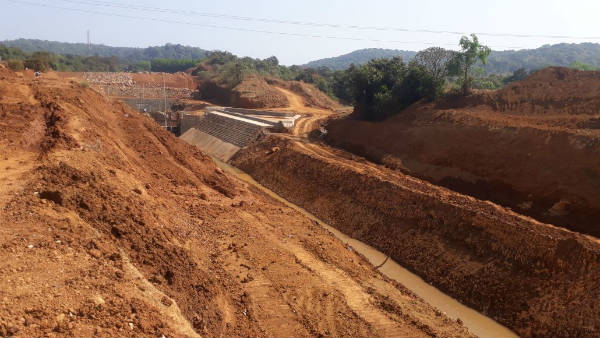ಚೆಕ್ ವಾಲ್ ಧ್ವಂಸ ಮಾಡಲಾಗಿದೆ