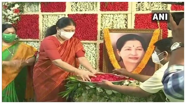 ಬೆಂಬಲಿಗರಿಗೆ ಕರೆ ಕೊಟ್ಟ ಶಶಿಕಲಾ