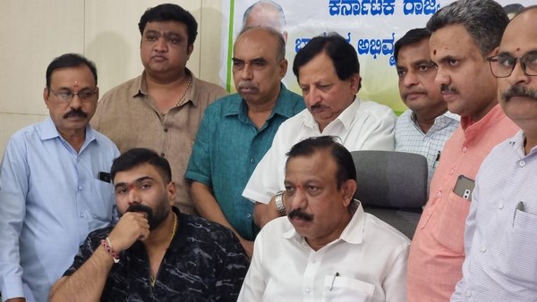 ನಿರ್ದೇಶಕ ನಂದ ಕಿಶೋರ್ ಜೊತೆಗೆ ಪತ್ರಿಕಾಗೋಷ್ಠಿ