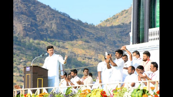 ಈಗ ಹಿಂದೂ ಮತ ಕೇಳುತ್ತಿದ್ದಾರೆ