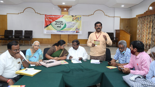 ರಂಗಕರ್ಮಿ ಹಾಗೂ ಚಲನಚಿತ್ರ ನಿರ್ದೇಶಕ ಬಿ. ಸುರೇಶ್