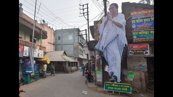 ಸಾರ್ವಜನಿಕ ಸಭೆಯಲ್ಲೇ ಚಂಡಿ ಪಥ್ ಶ್ಲೋಕ ಪಠಿಸಿದ ಮಮತಾ