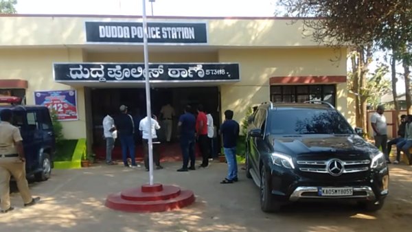 ಪೊಲೀಸ್ ಠಾಣೆ ಮೆಟ್ಟಿಲೇರಿದ ವಿವಾದ