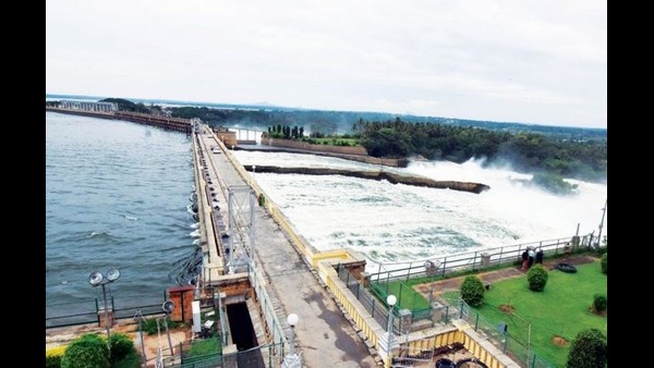 ಪ್ರಭಾವಿ ನಾಯಕರ ಕಣ್ಣು ಕೆಂಪಾಗಿಸಿದ ಸಂಸದೆ ನಡೆ