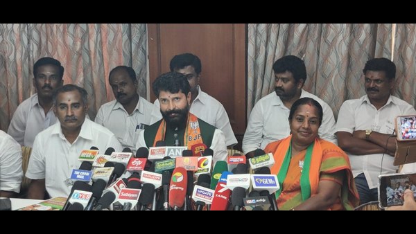 ಬಿಎಸ್ವೈ, ಮೋದಿ, ಅಮಿತ್ ಶಾ ಕೂಡಾ ನಮ್ಮ ನಾಯಕರು, ಆದರೆ ಓನರ್ ಅಲ್ಲ