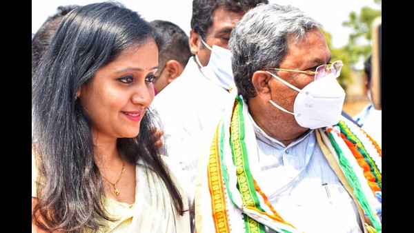 ಭವ್ಯಾ ಮತ್ತು ನಲಪಾಡ್ ಇಬ್ಬರೂ ಯುವ ಘಟಕದ ಮುಖಂಡರು
