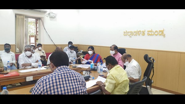 ಮಂಡ್ಯದಲ್ಲಿ ಮೂರು ಕಡೆಗಳಲ್ಲಿ ಮಾರುಕಟ್ಟೆ