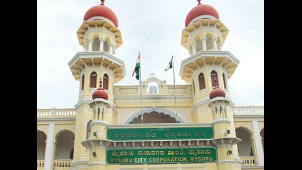 ಎಲ್ಲೆಂದರಲ್ಲಿ ತ್ಯಾಜ್ಯ ಸುರಿಯುತ್ತಿರುವುದು