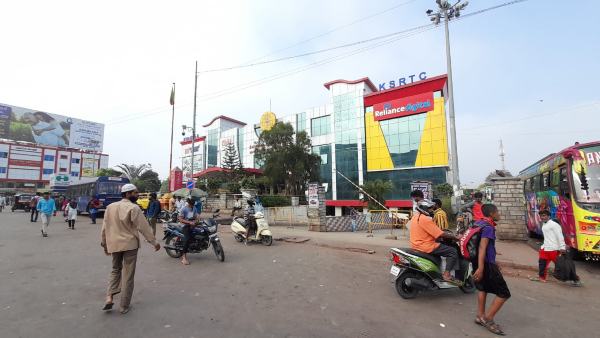 ಖಾಸಗಿ ಬಸ್ನಲ್ಲಿ ದುಬಾರಿ ದರ ಇಲ್ಲ
