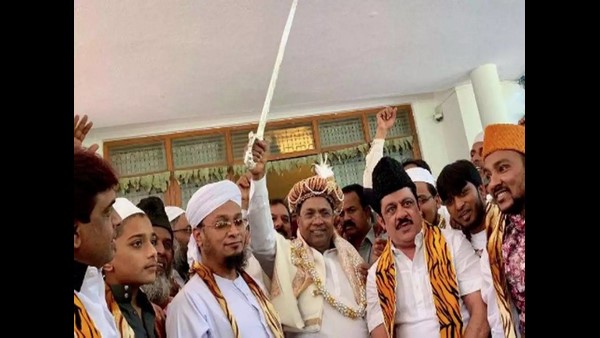 ಸಮುದಾಯದ ನಾಯಕನಾಗಿ ಜಮೀರ್ ದಿನದಿಂದ ದಿನಕ್ಕೆ ಬೆಳೆದರು