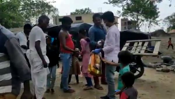 Bidar: People Alleged That Minister Prabhu Chauhan Distributed Poor Quality Food Bidar: People Alleged That Minister Prabhu Chauhan Distributed Poor Quality Food