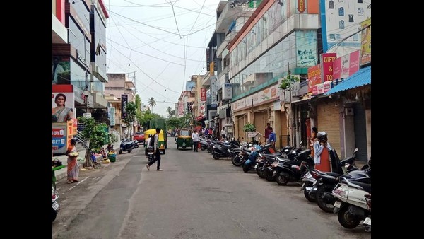 ಕಂಟೈನ್ಮೆಂಟ್ ಜೋನ್ಗಳ ಮೇಲೆ ನಿಗಾ