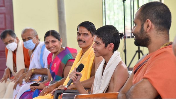 ವಟುಗಳಿಗೆ ಸನ್ಯಾಸ ದೀಕ್ಷೆ ನೀಡಿದ ಸಾಕಷ್ಟು ಉದಾಹರಣೆಗಳಿವೆ
