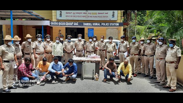 Karwar: Rs.72 Lakhs Fake Currency Found In Dandeli Karwar: Rs.72 Lakhs Fake Currency Found In Dandeli