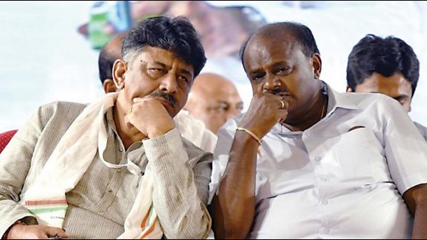 ರಾಷ್ಟ್ರೀಯ ಪಕ್ಷ ಪ್ರಯತ್ನಗಳನ್ನು ಪೈಪೋಟಿಗೆ ಬಿದ್ದು ನಡೆಸುತ್ತಿದೆ