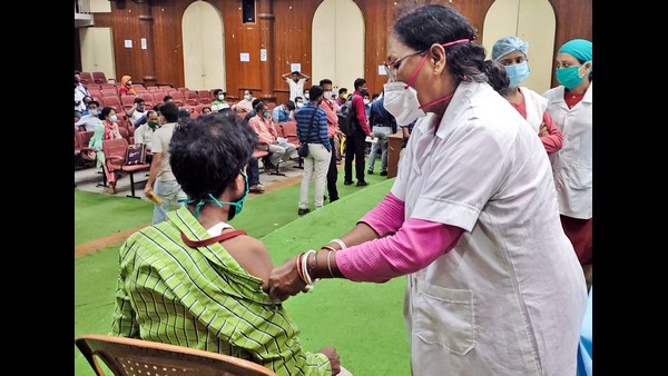 ಭಾರತದಲ್ಲಿ ಹೇಗೆ ನಡೆಯುತ್ತಿದೆ ಲಸಿಕೆ ವಿತರಣೆ ಅಭಿಯಾನ?
