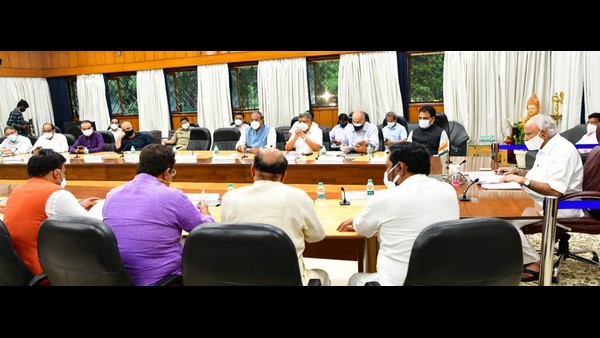ಲಾಕ್ಡೌನ್ ಸಡಿಲಿಕೆ: ತರ್ಕಕ್ಕೇ ನಿಲುಕದ ಸರಕಾರದ ಮಾರ್ಗಸೂಚಿಗಳು