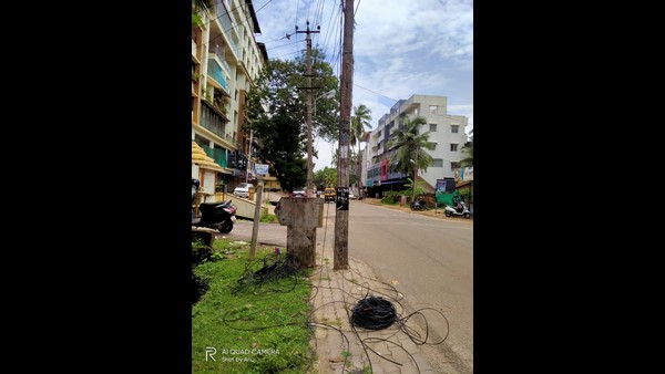 ಮುನ್ಸೂಚನೆ ನೀಡದೆ ವೈರ್ಗಳನ್ನು ತುಂಡು ಮಾಡಿದ್ದಾರೆ