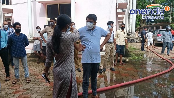 Karwar: Fire Breaks Out At Uttara Kannada ZP Building: K-Swan Room Burnt Karwar: Fire Breaks Out At Uttara Kannada ZP Building: K-Swan Room Burnt