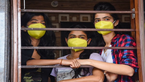 ಸಿಲಿಕಾನ್ ಸಿಟಿಯ ಆಸ್ಪತ್ರೆಗೆ 6,000 ವಿಶೇಷ ಮಾಸ್ಕ್ ವಿತರಣೆ