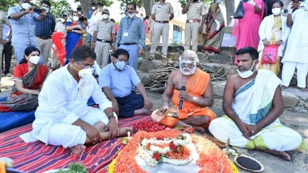ಚಿತಾಭಸ್ಮ ವಿಸರ್ಜನೆ ಮತ್ತು ಅಪರ ಕ್ರಿಯೆಯನ್ನು ಸರಕಾರವೇ ಮಾಡಿತು