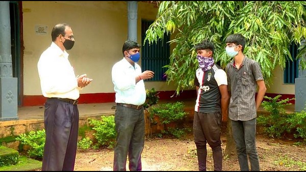 ಮೊಬೈಲ್ ಇಲ್ಲದ ಮಕ್ಕಳು ಸಂಪರ್ಕಕ್ಕೆ ಸಿಗುತ್ತಿಲ್ಲ
